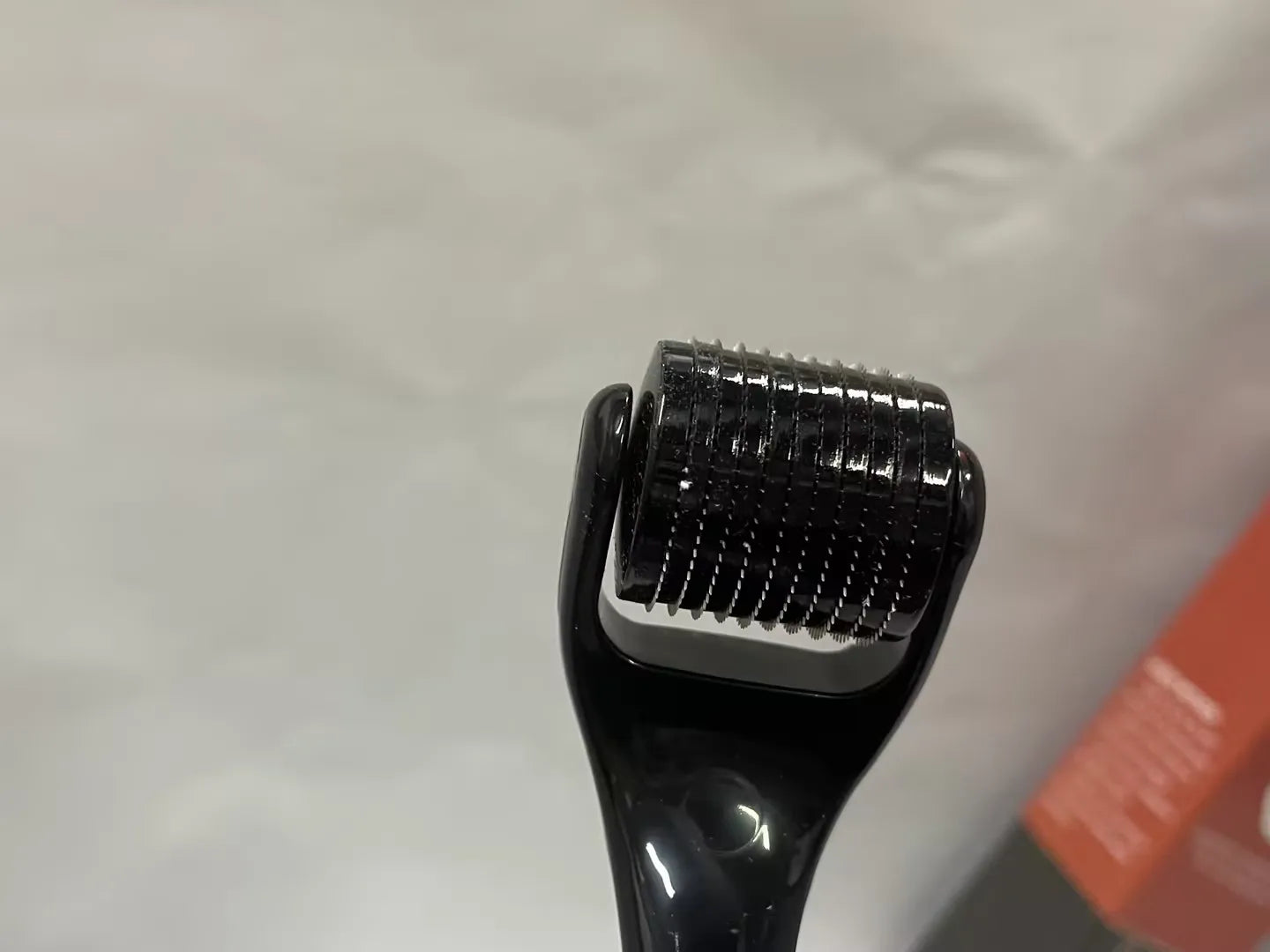 Beard Thickening Roller - Men's Intensive Root Strengthening, Nourishing & Shine Enhancing Beard Growth Comb Serum